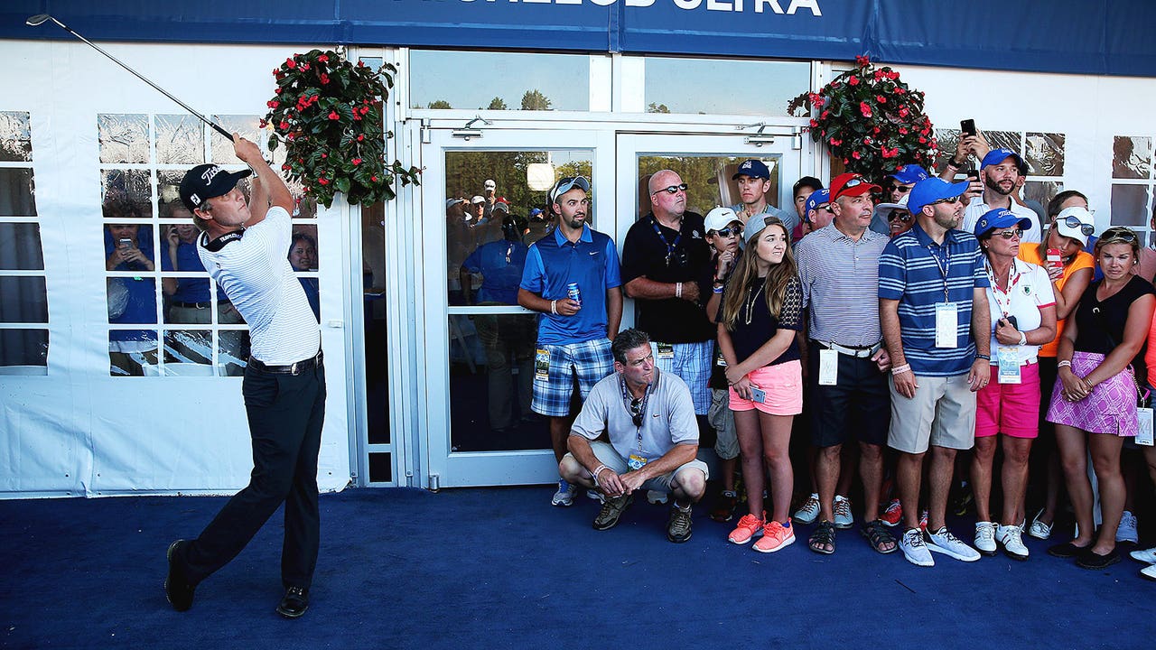 Jones plays off carpet at PGA hospitality tent during trouble-filled round